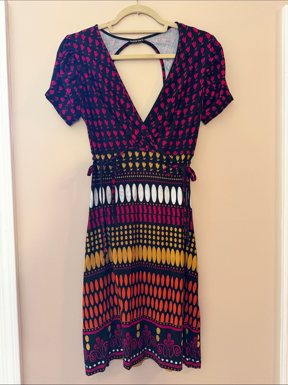 Dolce Vita Black Multicolor V‑Neck Wrap Dress